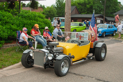 Classic cars and crowd scenes from the 7th Annual A&W Nisswa Cruisin' Night on July 5, 2025, in Nisswa, MN.