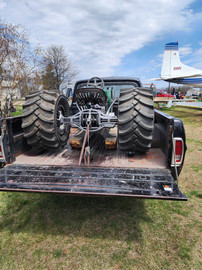 Planes, classic cars, emergency vehicles, and plenty of spring energy at Breezy Point Aviation Day 2026.
