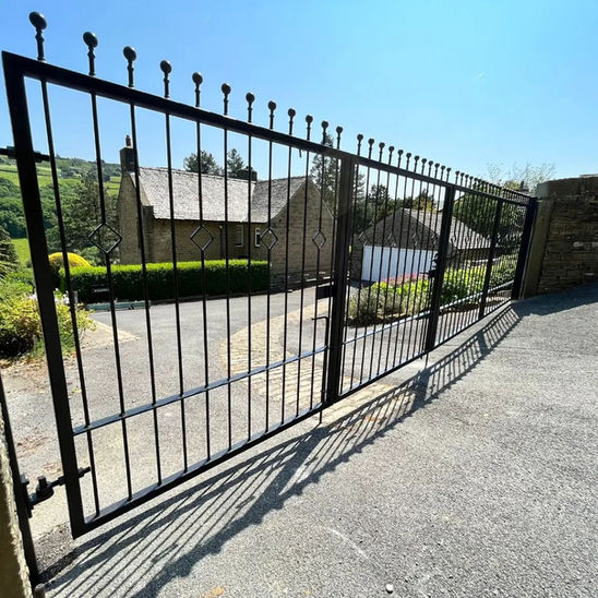 Metal Driveway Gate, Ball Finial Top