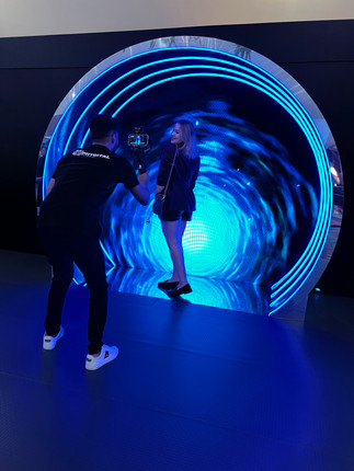 In Action captação da geração de conteúdo de nossa Roaming Booth no Estand da na convenção Shell 2024Lucky Strike