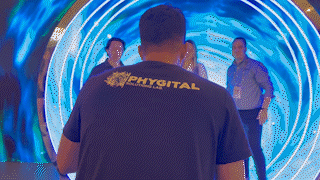 In Action captação da geração de conteúdo de nossa Roaming Booth no Estand da na convenção Shell 2024Lucky Strike