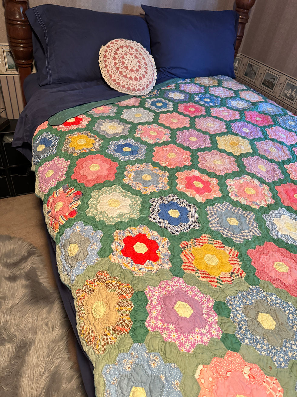 Thumbnail: Antique Grandmothers Flower Garden Quilt/Hand sewn and quilted