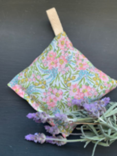 Classic Collection Swirling Petals C Lavender Sachet