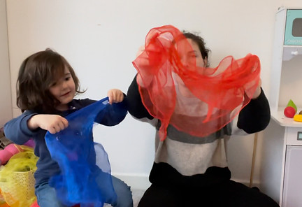 Estrella enseñando los colores.jpeg