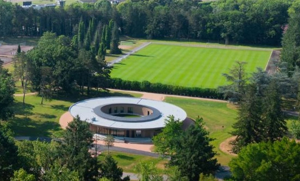 Terrain d'entrainement et vestiaires de Vichy Pro Soccer Academy