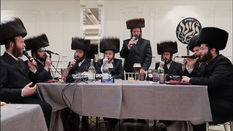 "BIRKAS HACHODESH LIVE" Negina Choir, Arye Schwartz | ברכת החודש יוסעלע רוזנבלאט, ארי שווארץ, נגינה