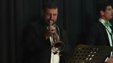 אבי דויטש ותזמורתו & שמחה פרידמן | מחרוזת שירי חנוכה LIVE |