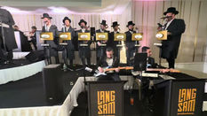 Carlebach Medley! Hershy Langsam, Beri Weber, Yedidim Choir