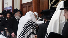 שמחת הברית לנכד המשפיע ר' צבי מאיר זילבערבערג, ווי הגה''צ ר' יעקב מאיר שעכטער האט געדינט אלץ מוהל