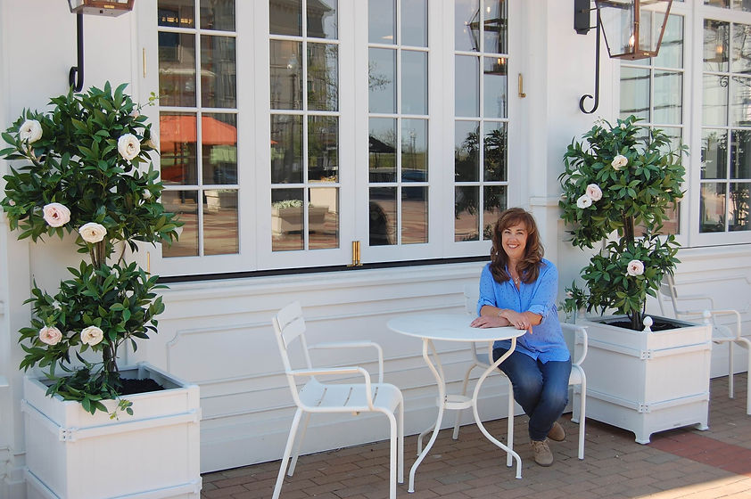 Blue top sitting cafe table2.jpg