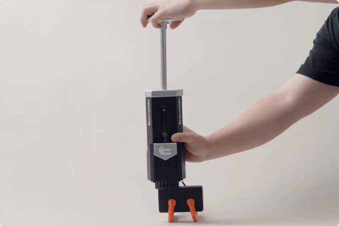 注塑不同模具.gif