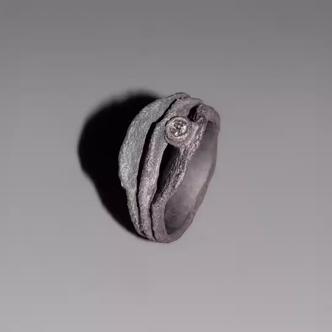 [013] ANELLO IN TITANIO E DIAMANTE