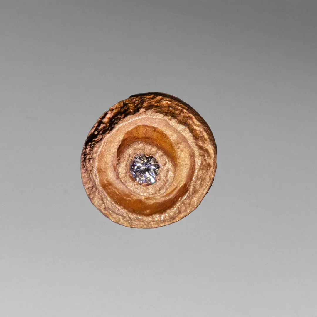 [042] MONO EARRING IN ORO MUTO AND DIAMOND