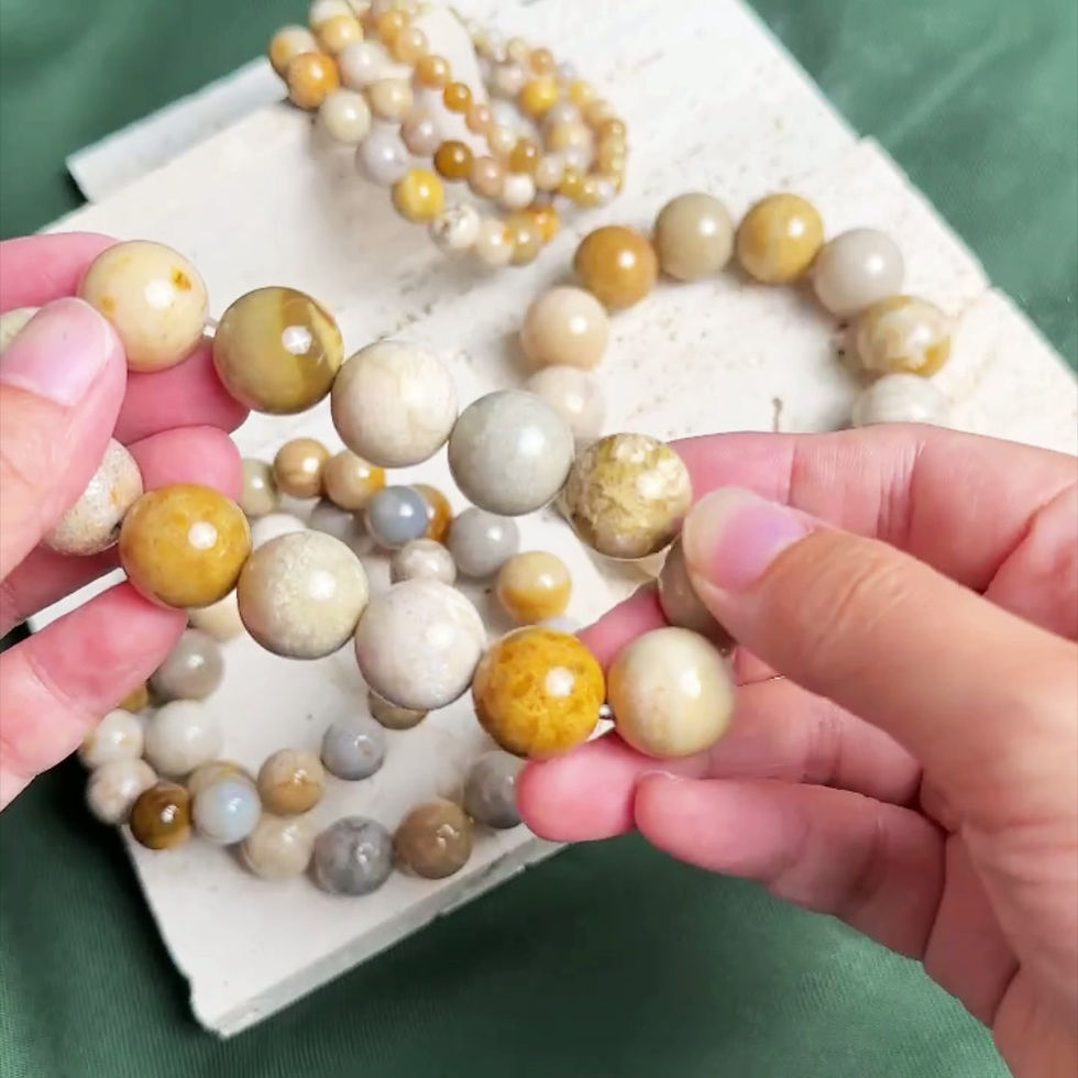 Thumbnail: Fossil coral R bracelet 珊瑚玉圓珠手珠