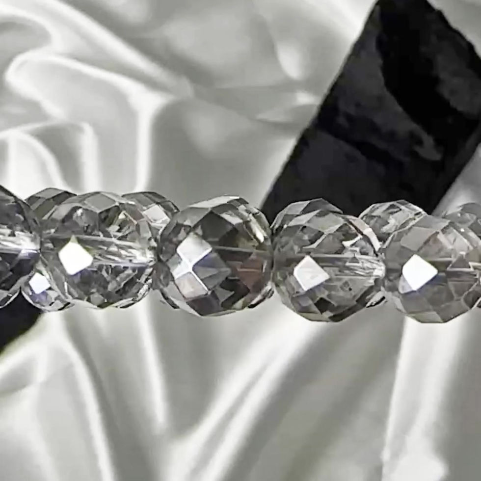 Thumbnail: Silver gray coated crystal F 白水晶鍍銀灰色角度