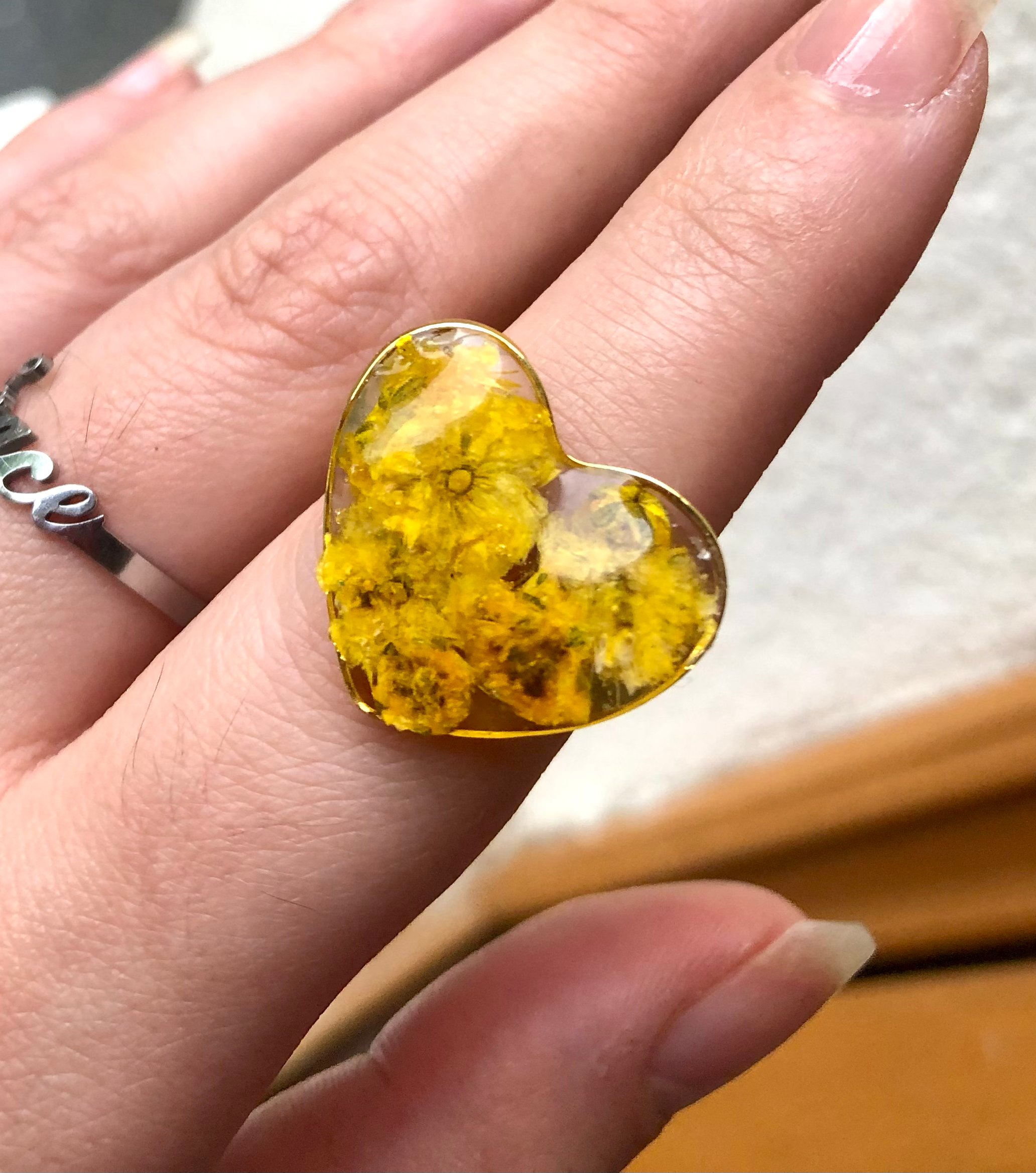Anello cuore con fiori