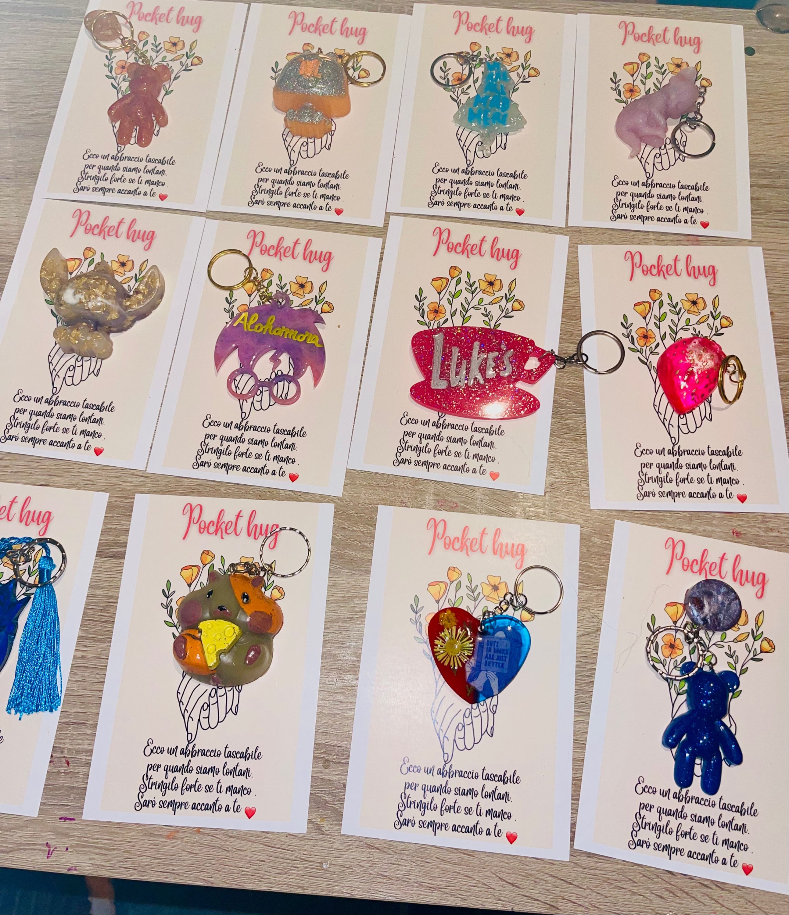 Pocket hug abbracci tascabili in resina