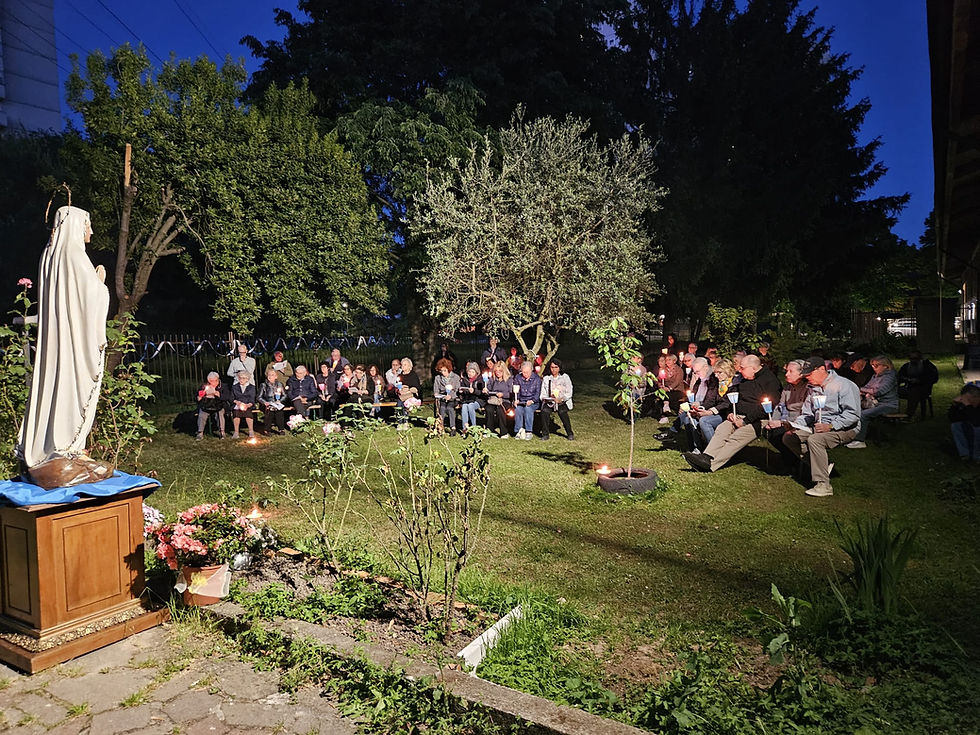 Un'immagine del Rosario per la nostra Comunità pastorale, che si è svolto venerdì 1° maggio (foto: archivio ChiesaGratosoglio)
