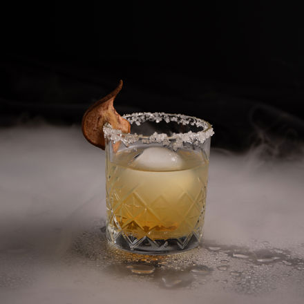 Paloma : tequila, sirop de pamplemousse maison, jus de pomelos et de pamplemousse, citron vert, eau gazeuse