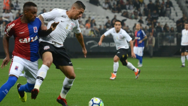 O Corinthians voltou a vencer no Campeonato Brasileiro após quatro jogos em branco