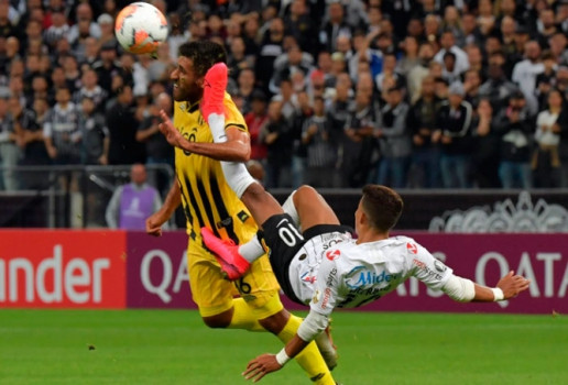 Corinthians vence mas é eliminado da Libertadores