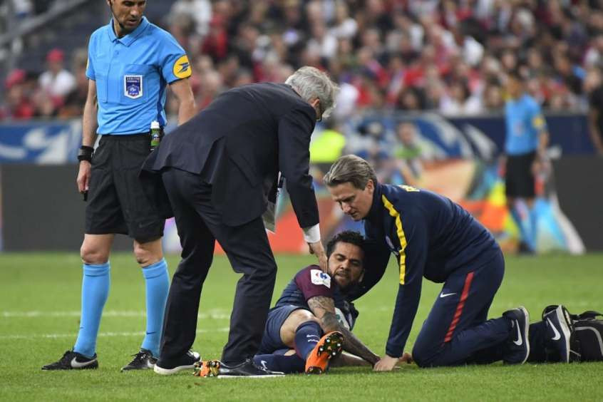 Daniel Alves está fora da Copa do Mundo