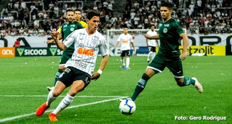 Em jogo atrasado, Corinthians vence o Goiás por 2 a 0