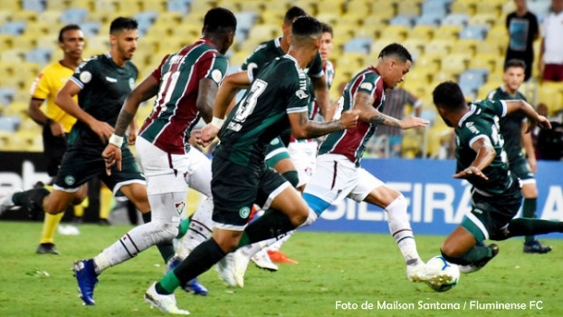 Cirúrgico, Goiás marca aos 45 do segundo tempo e vence o Fluminense sem pontaria