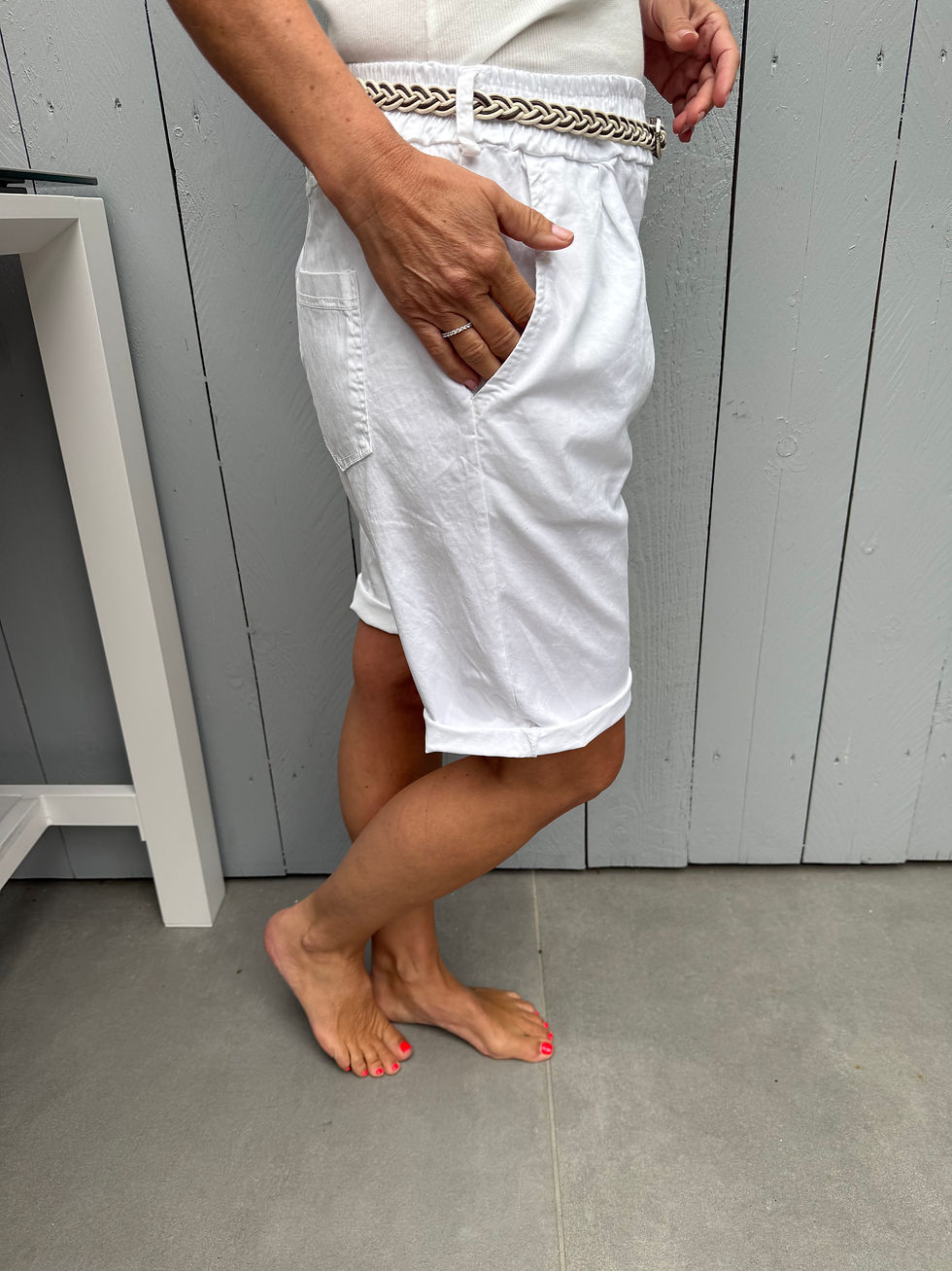 Miniaturbild: Shorts in Weiß mit Gürtel