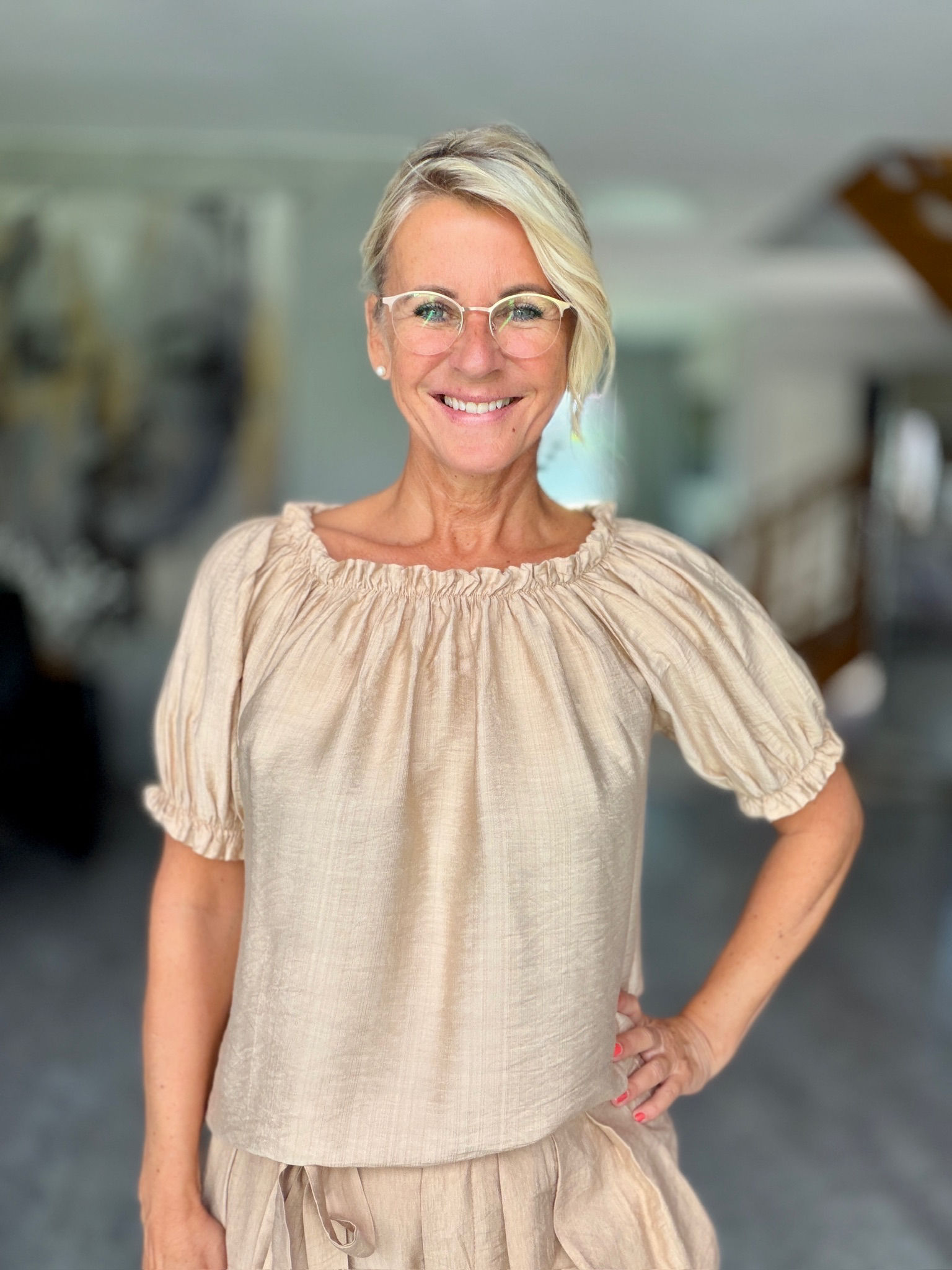 Bluse Carmenausschnitt Beige