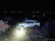 ‼️En la carretera a la Hacienda‼️POLICÍAS ESTATALES ATIENDEN REPORTE DE ACCIDENTE CONTRA POSTE DE CONCRETO Y POSTERIOR VOLCADURA EN LA CARRETERA ESTATAL NÚMERO 54 EN EL MUNICIPIO DE RINCÓN DE ROMOS.