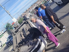 Jesús "N" manejaba en estado de ebriedad🍷✍️POLICÍA VIAL ATIENDE ACCIDENTE TIPO VOLCADURA AL ORIENTE DE LA CIUDAD