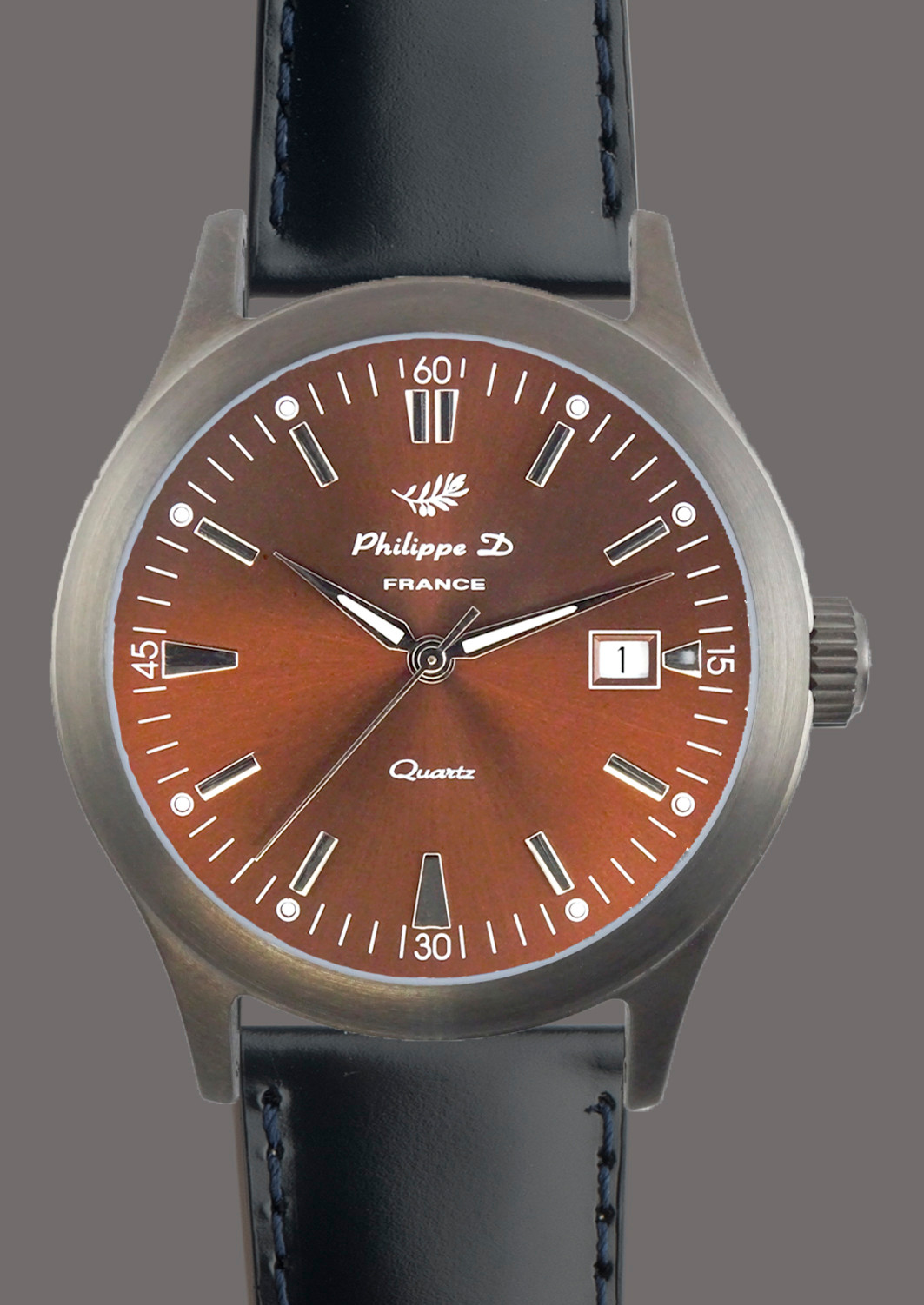 Montre Quartz boîtier acier finition titane