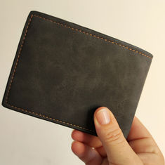 Alquiler de Billetera simil cuero gris gastado