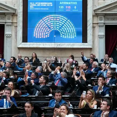Se aprobó la reforma laboral que ahora deberá volver al Senado