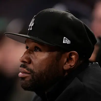 Floyd Mayweather anunció su regreso al boxeo profesional nueve años después de su retiro