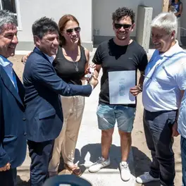 El Gobernador Kicillof entregó viviendas y recorrió obras del Plan Hídrico