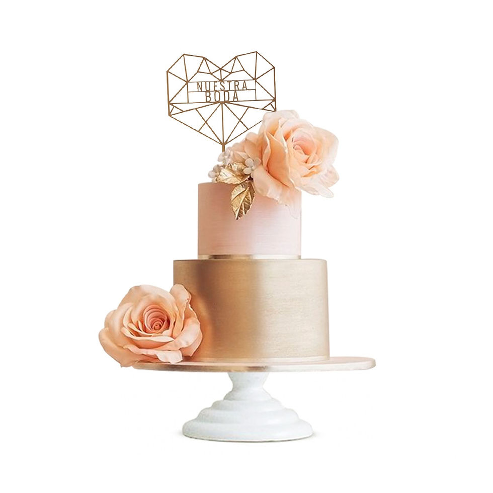 Pastel de boda de dos niveles con degradado en rosa empolvado y base en acabado dorado satinado.