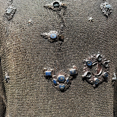 wawel côte de maille de roi ladislas IV Vasa XVIIe siècle motifs laiton lapis lazuli étoiles pologne Cracovie