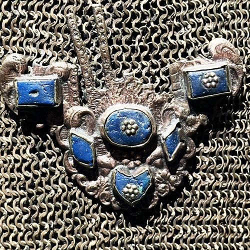 wawel côte de maille de roi ladislas IV Vasa XVIIe Cracovie siècle motif laiton lapis lazuli