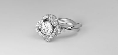 Bague de fiançailles sur mesure haute joaillerie diamants solitaire BEL-AMI bijoutier designer Paris