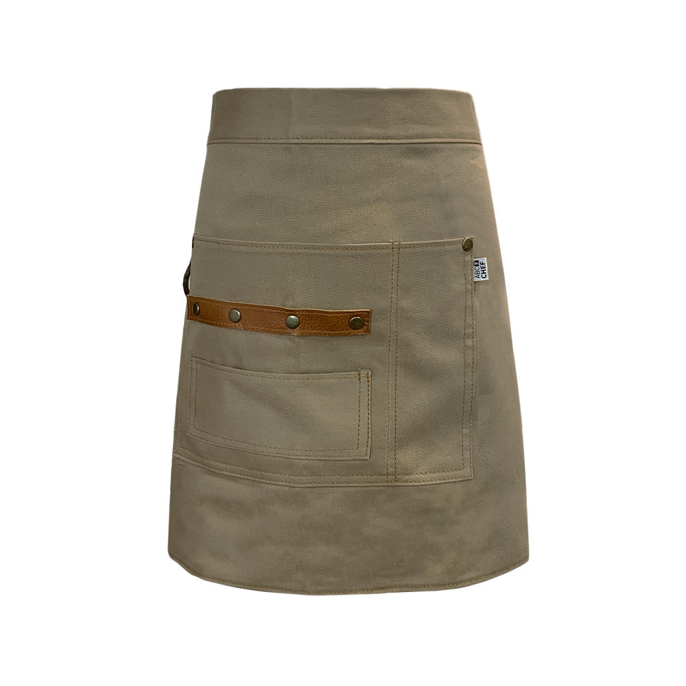 Delantal con detalles en cuero