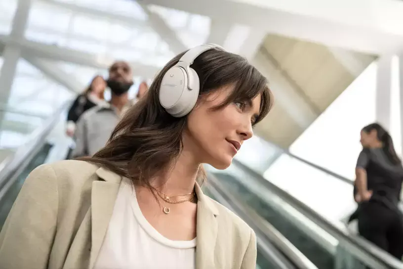 Thumbnail: Bose QuietComfort 45 headphones