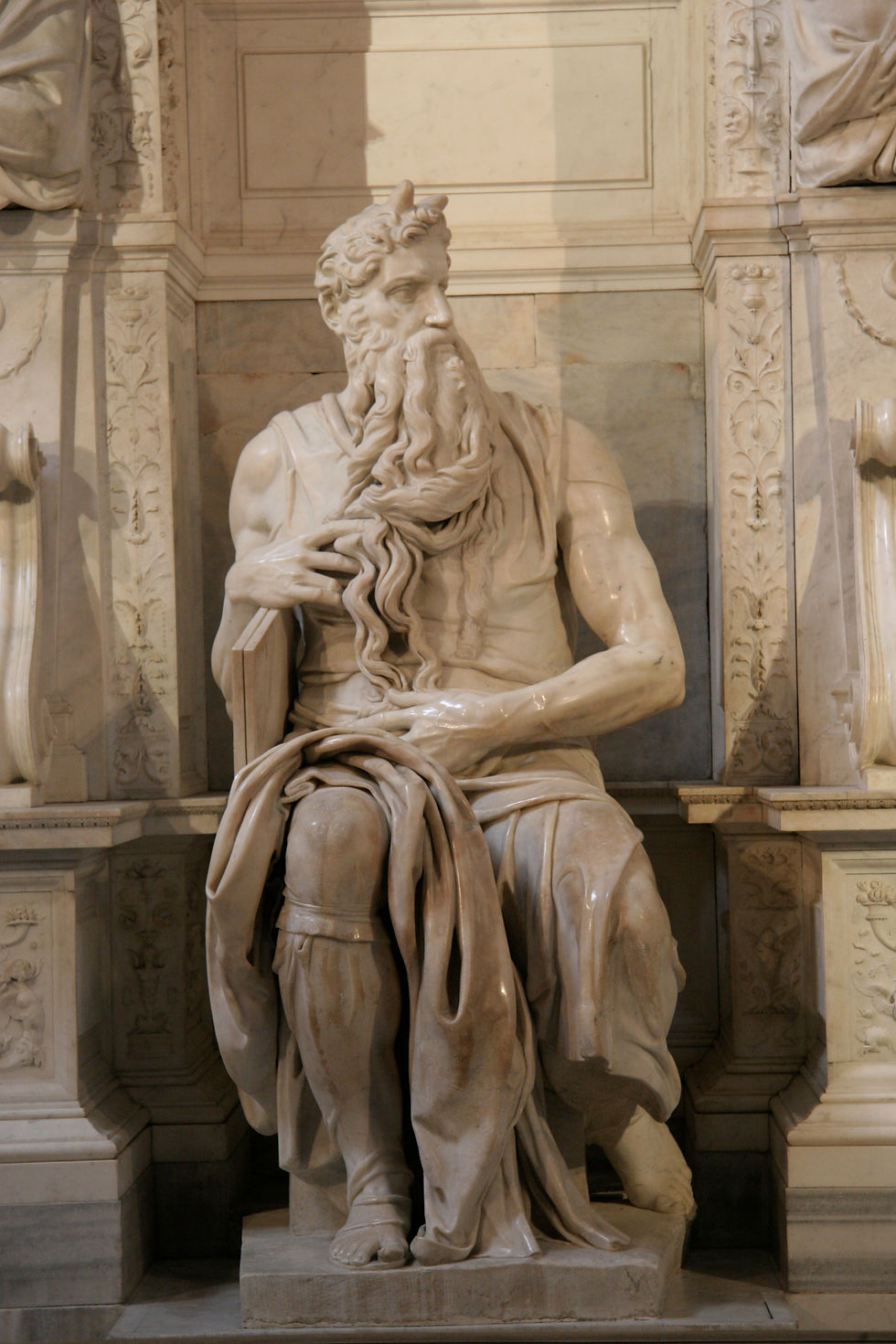 Moses_San_Pietro_in_Vincoli.jpg