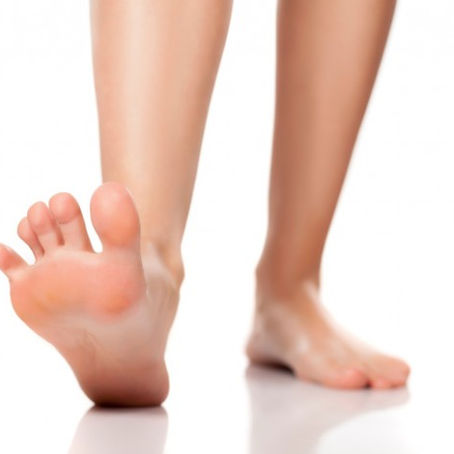 【足指が開かない人へ】毎日1分で変わる“足指が開く習慣”3選とショートフットエクササイズ