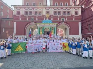 Young Russian Marathon Runners Promote Healthy Lifestyle