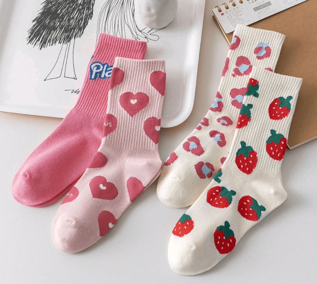 Chaussettes fantaisie femmes "COEURS ET FRAISES"