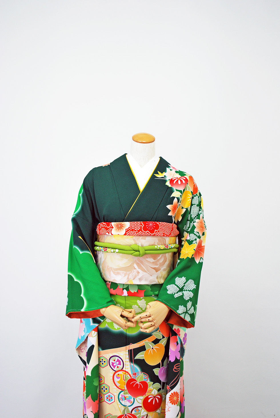 雲取りに衣桁柄 緑地