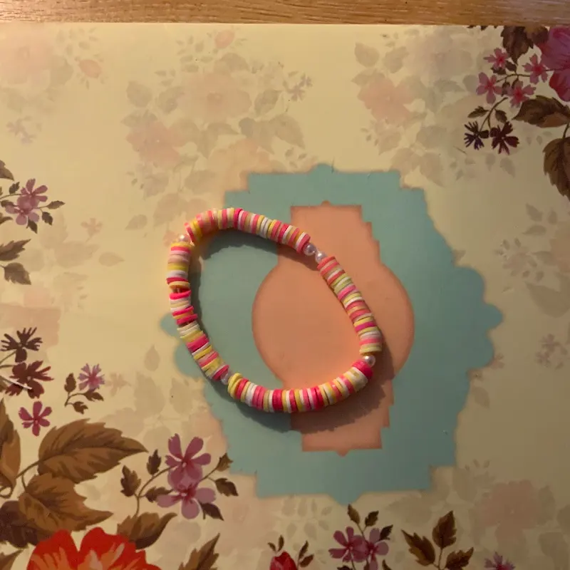 A preppy yellow bracelet!!