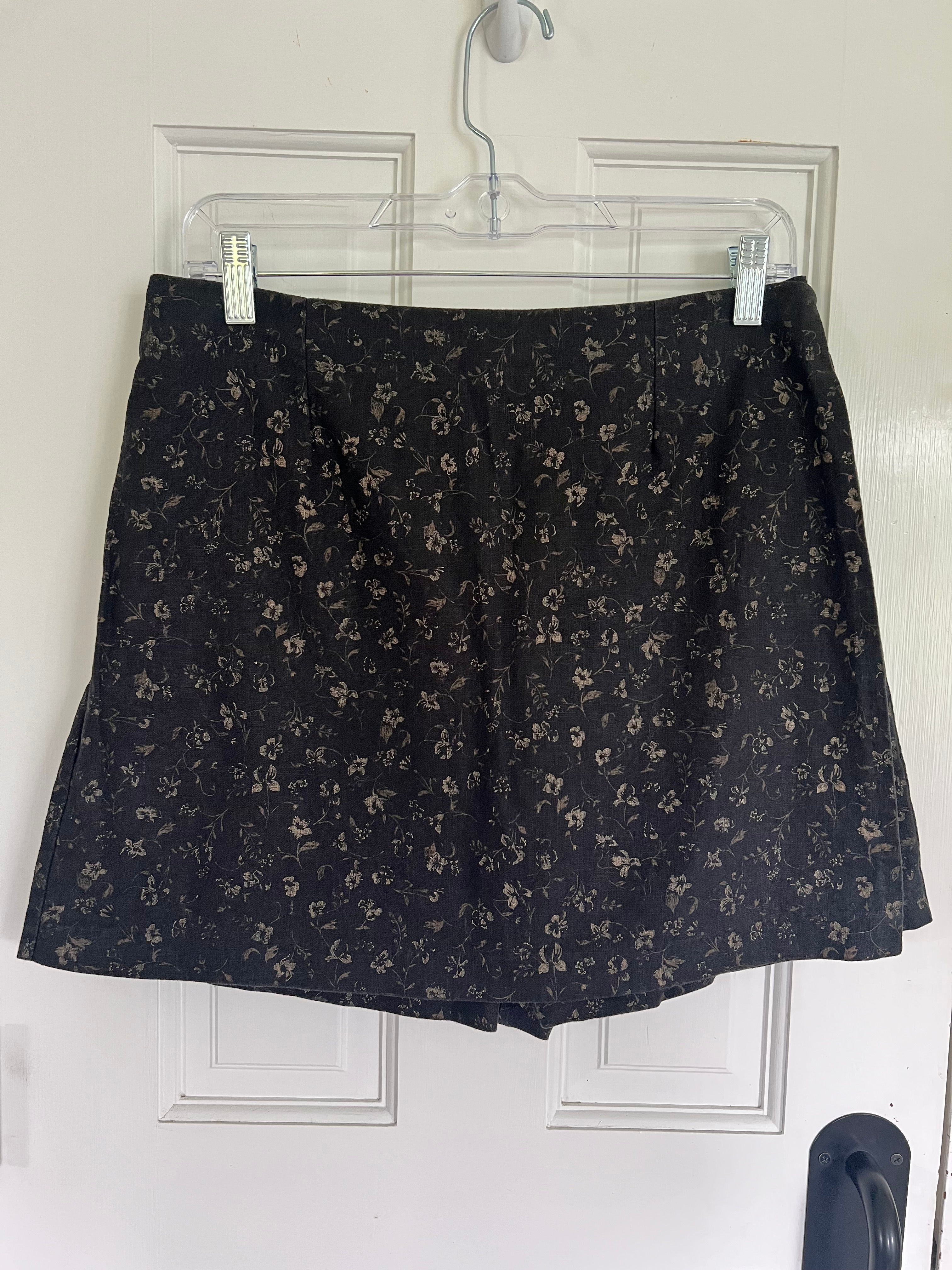Vintage Blk/floral Skort